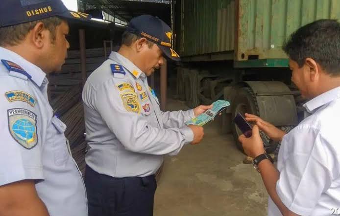 Dishub tegur truk yang bongkar muat barang di dalam Kota Banda Aceh