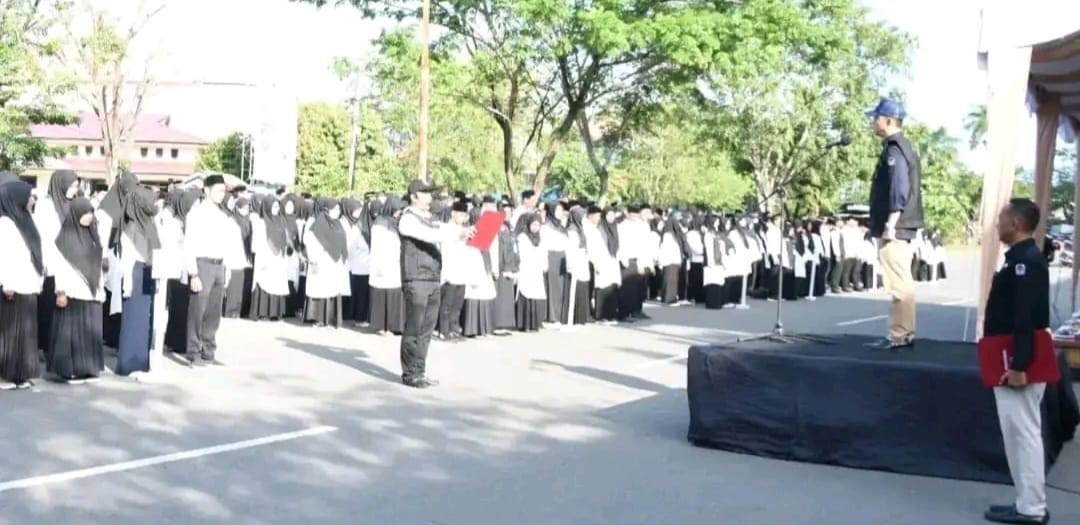 KIP Kota Banda Aceh menggelar pelantikan dan apel kesiapan Petugas Pantarlih Pemilu 2024 se-Kota Banda Aceh, di pelataran parkir Stadion H Dimurthala Lampineung, Ahad (12/2)