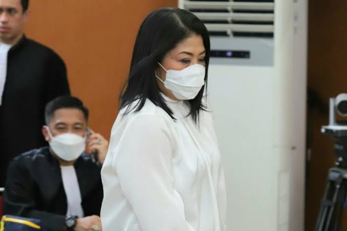 Istri mantan Kadiv Propam Polri Ferdy Sambo, Putri Candrawathi divonis 20 tahun penjara dan dinyatakan bersalah terlibat dalam kasus pembunuhan Brigadir Yosua Hutabarat.