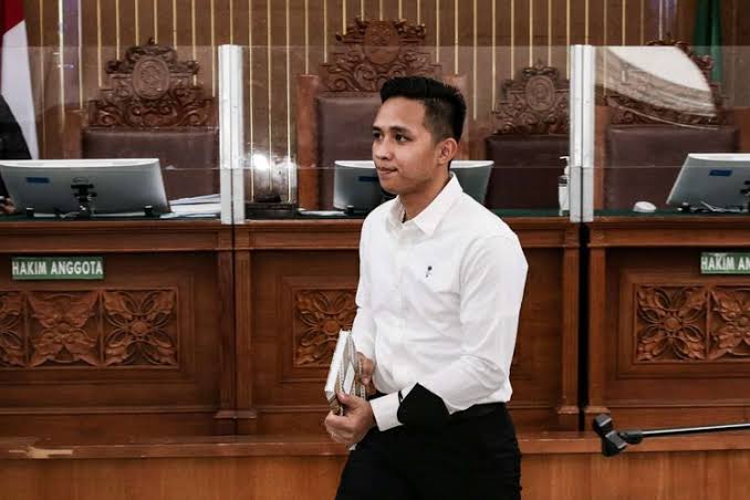Terdakwa pembunuhan berencana Brigadir Yosua Hutabarat, Richard Eliezer Pudihang Lumiu alias Bharada E divonis dengan pidana penjara selama 1 tahun 6 bulan, Rabu (15/2)