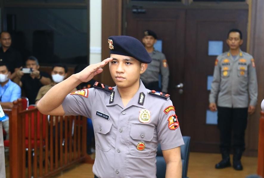 Bharada Richard Eliezer Pudihang Lumiu mengikuti sidang komisi kode etik Polri (KKEP), Rabu (22/2)