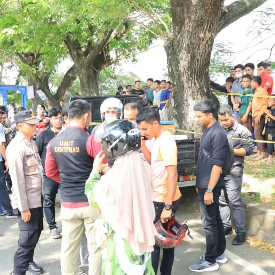 Darmansyah alias Acah (53), penjual Nira, warga Kecamatan Sukamakmur, Aceh Besar ditemukan meninggal dunia dalam mobil depan Terminal Keudah Banda Aceh, Jum'at (24/2)