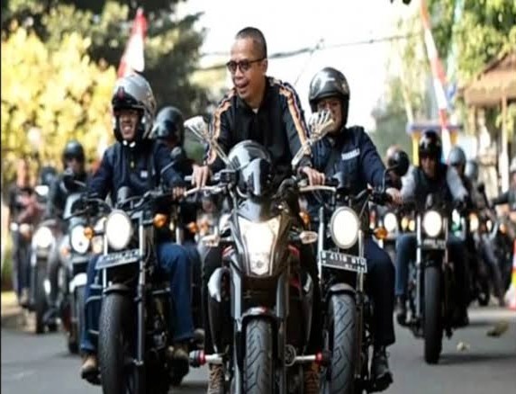 Menteri Keuangan Sri Mulyani memerintahkan agar komunitas motor gede (moge), Belasting Rijder DJP yang beranggotakan pegawai Direktorat Jenderal Pajak (DJP) dibubarkan