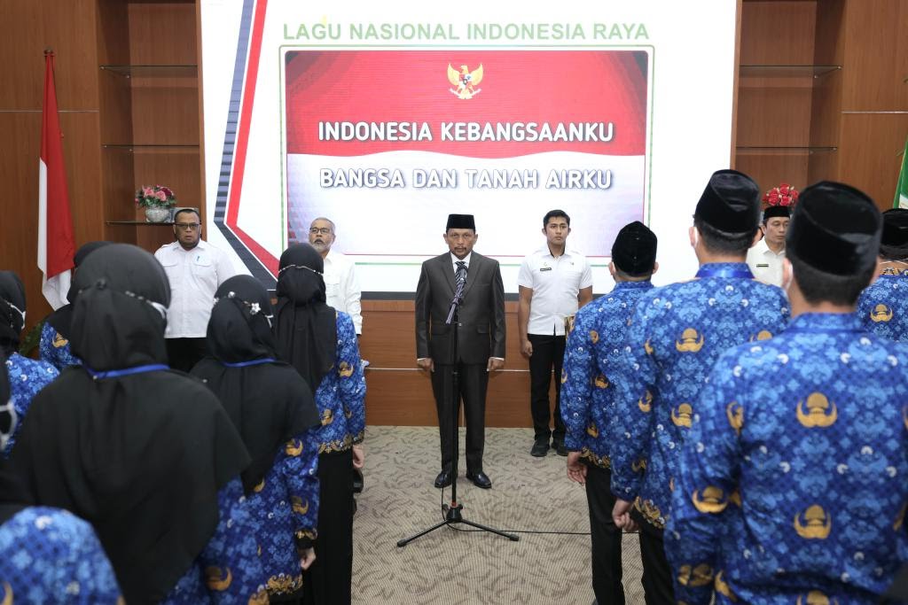 Asisten I Setda Aceh Dr M Jafar mengambil sumpah dan janji 249 orang PNS Formasi Tahun 2022, di lingkungan Pemerintah Aceh, di Gedung Serbaguna Kantor Gubernur Aceh, Rabu (1/3)