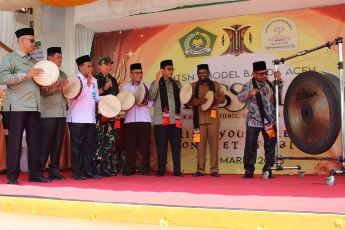 Pembukaan kompetisi Madrasah for Religion, Science, Sport, Art & Language (MARSSAL) ke 9 MTsN 1 Model Banda Aceh, Rabu (8/3)