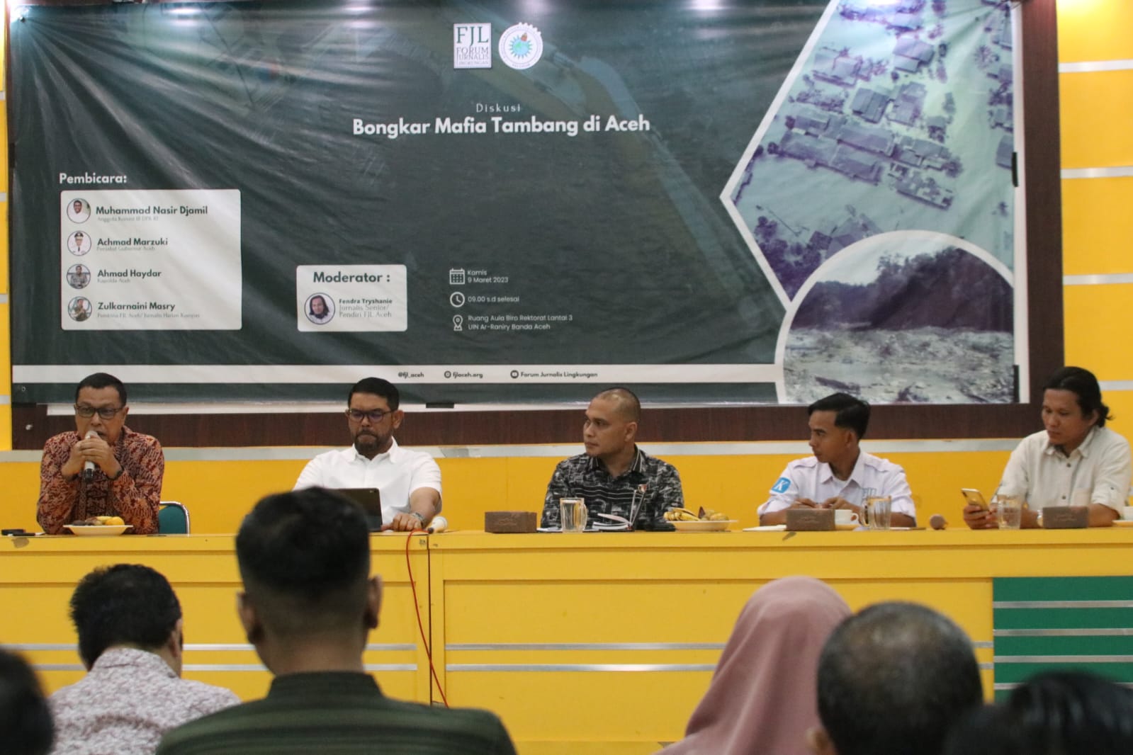 Forum Jurnalis Lingkungan (FJL) Aceh menggelar diskusi publik terkait permasalahan tambang di Aceh, Kamis (9/3). Diskusi mengambil tema "Bongkar Mafia Tambang di Aceh"