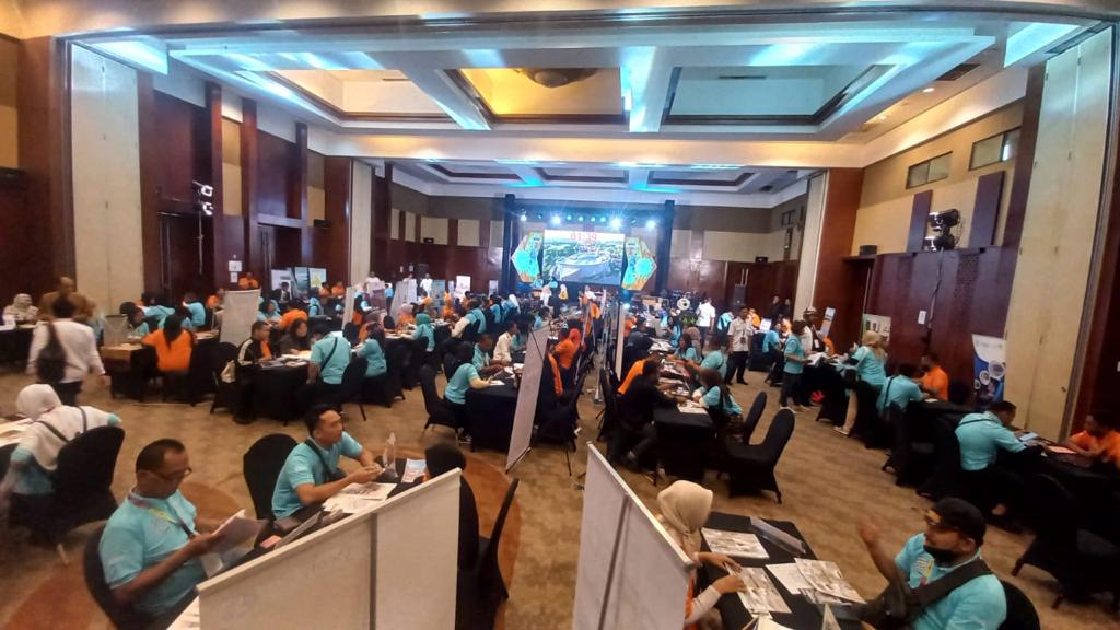 ransaksi paket pariwisata yang dijual kalangan pengusaha pariwisata dari Aceh dalam ajang Aceh Travel Mart (ATM) 3.0 mencapai Rp 2,3 miliar lebih