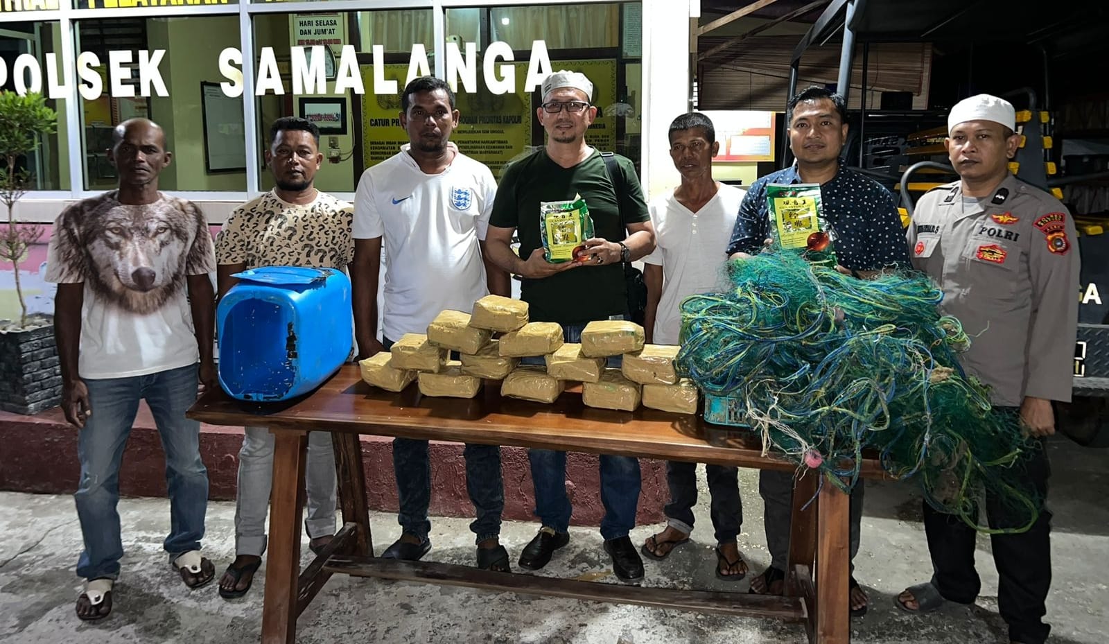 Sebanyak 15 kg Narkoba jenis Sabu diamankan Satresnarkoba Polres Bireuen, yang ditemukan oleh nelayan dalam jerigen di laut