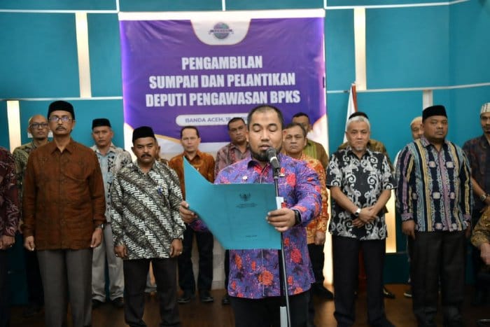 Pj Bupati Aceh Besar Muhammad Iswanto melantik Ridha Amri sebagai Deputi Pengawasan BPKS di Kantor BPKS Perwakilan Banda Aceh, Selasa (18/4)