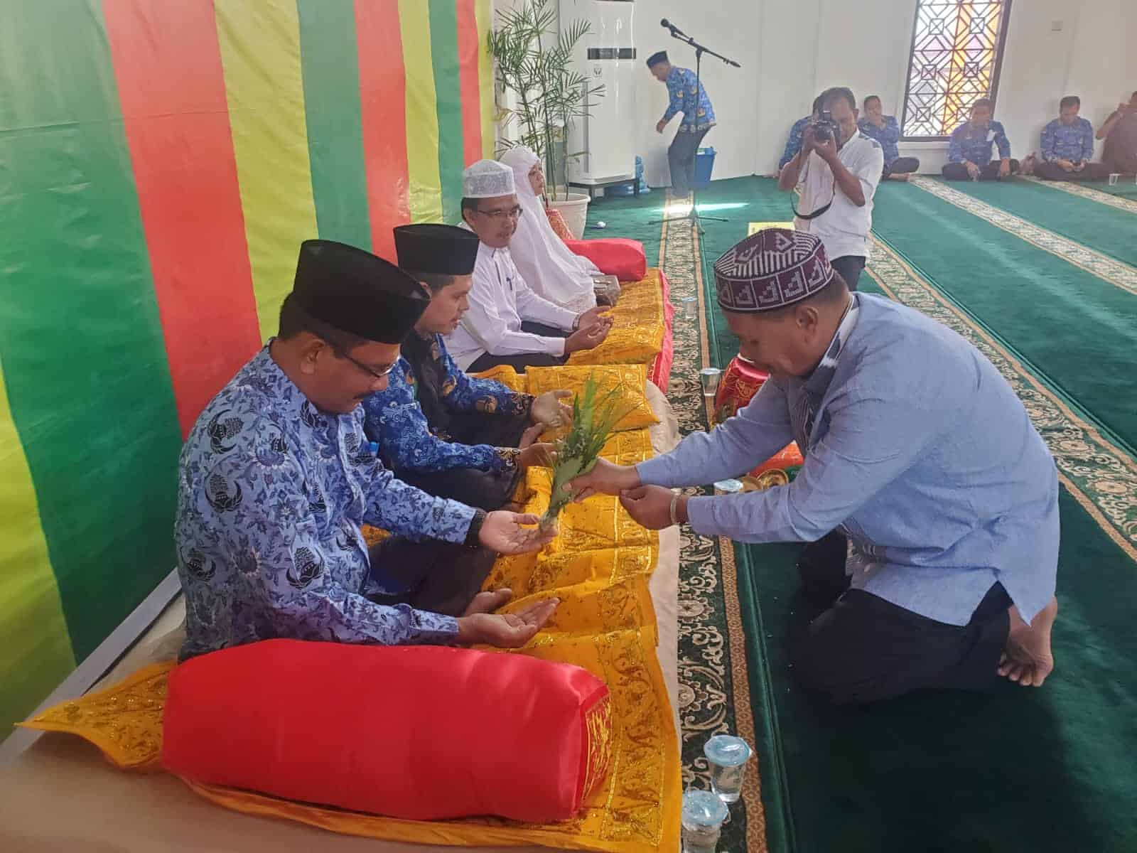 Peusijuek jamaah calon haji Dinas Syariat Islam Aceh