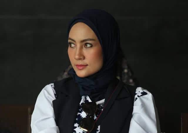 Fenny Steffy Burase, istri kedua mantan Gubernur Aceh Irwandi Yusuf, masuk dalam daftar nama yang diperiksa tim penyidik KPK, Jum'at (19/5)