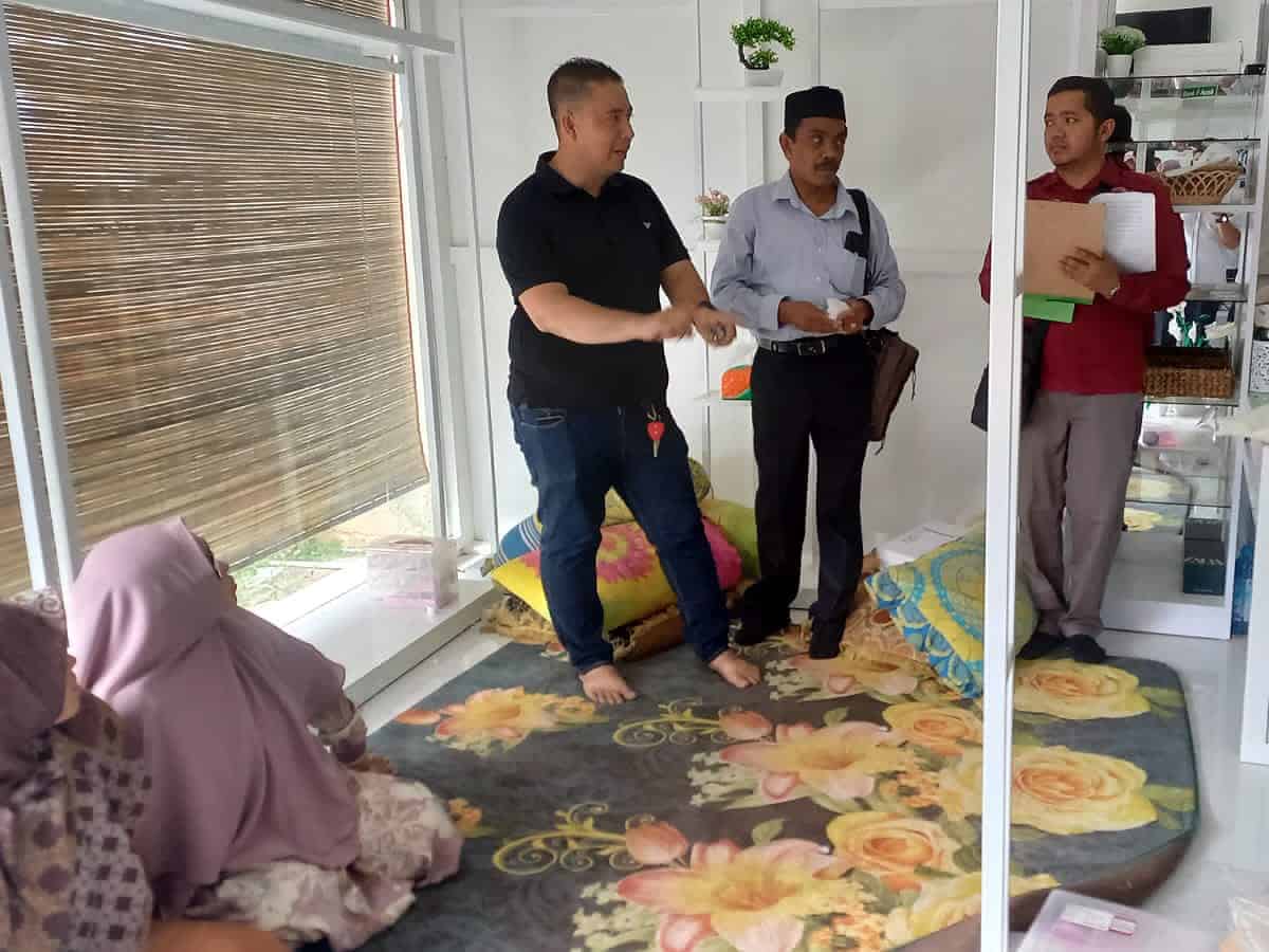 Mahkamah Syar'iyah Jantho, Senin (29/5) melaksanakan eksekusi sengketa harta bersama di sebuah toko, Gampong Lambaro Kecamatan Ingin Jaya, Aceh Besar