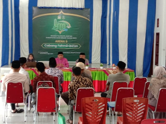 Rapat pleno dewan hakim membahas hasil STQ di arena dan juga persiapan penutupan, di Gedung BPMP Aceh, di Gampong Niron, Kecamatan Sukamakmur, Senin (1/5)