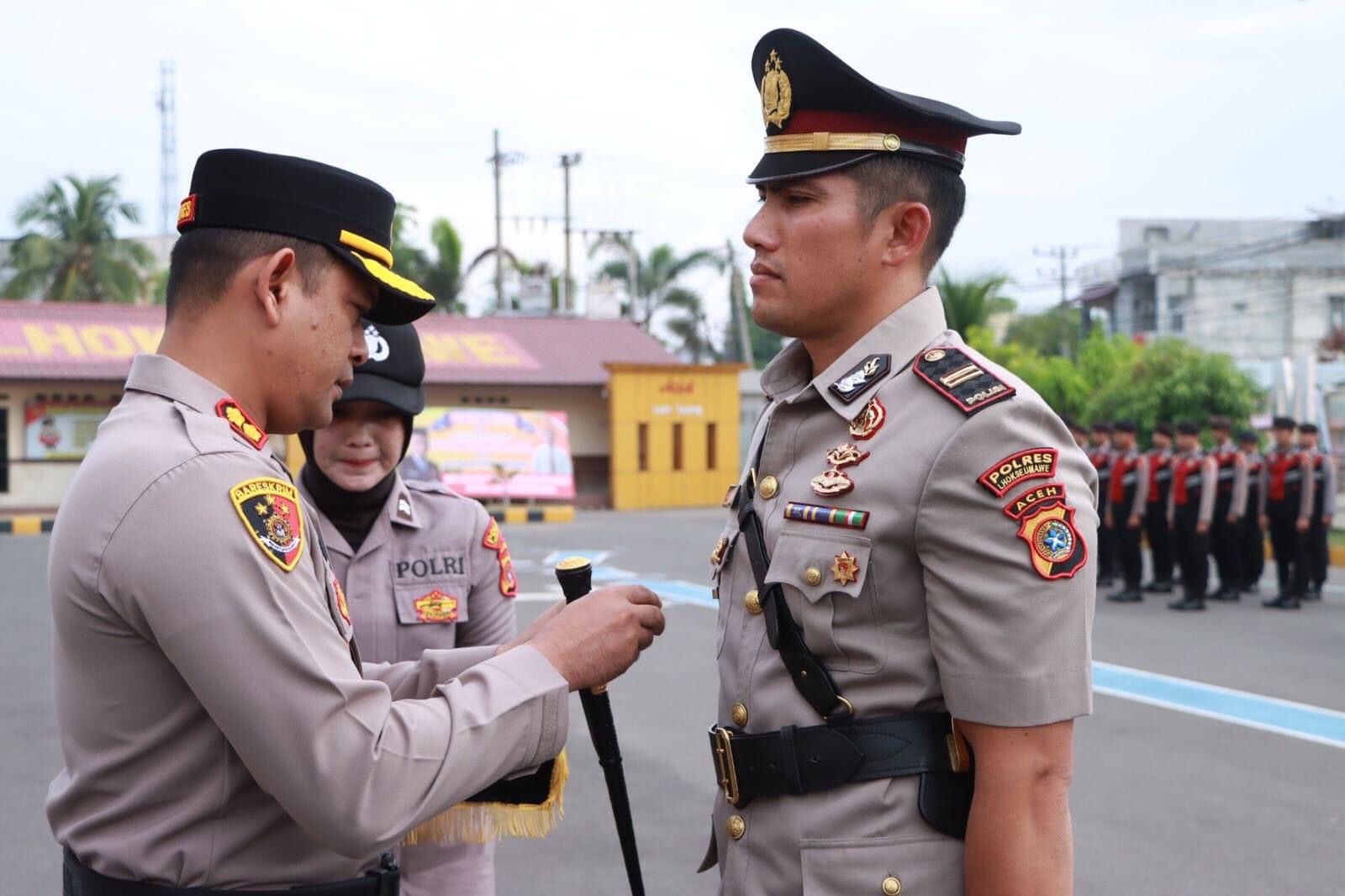 Kapolres Lhokseumawe AKBP Henki Ismanto melantik Iptu Ibrahim jadi Kasat Reskrim Polres Lhokseumawe, Rabu (3/5/2023)