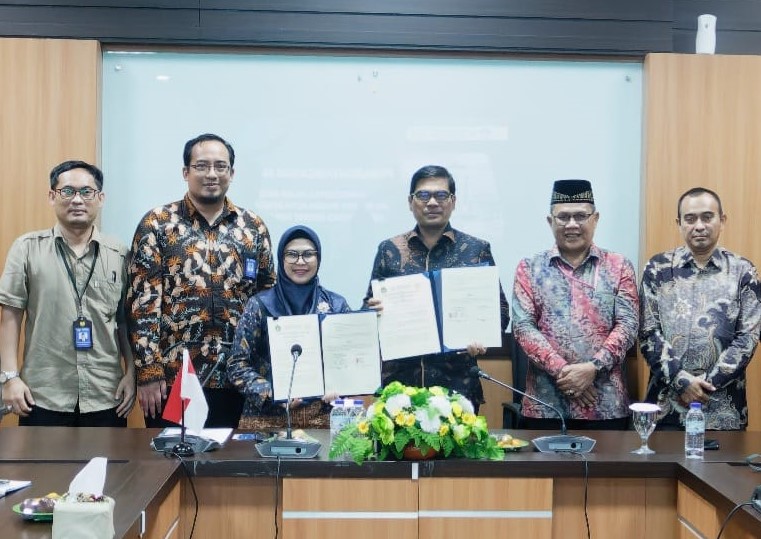 Universitas Negeri Surabaya (UNESA) menandatangani MoU kerja sama dengan Universitas Islam Negeri (UIN) Ar-Raniry di Ruang Sidang, Lantai 6 Rektorat, Kampus Lidah Wetan, Rabu (3/5)