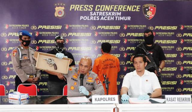 Kapolres Aceh Timur AKBP Andy Rahmansyah, memberikan keterangan pada konferensi pers, Jum'at (5/5/2023)