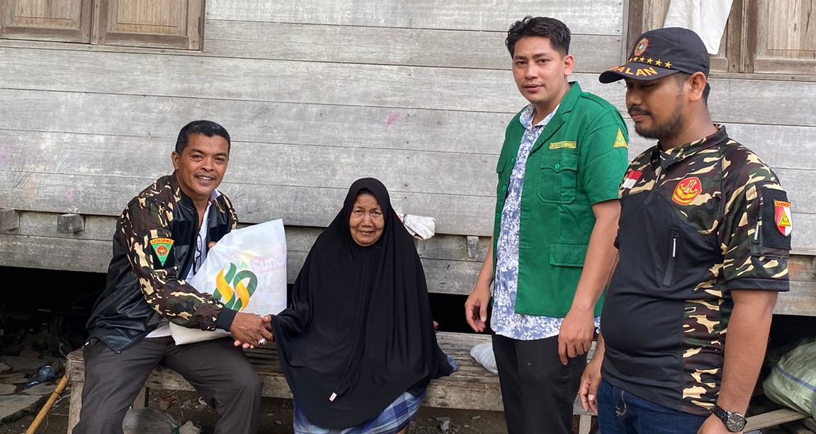 Memperingati Hari Harlah ke-89, PW GP Ansor Aceh melakukan bakti sosial berupa pembagian sembako kepada anak yatim piatu, fakir miskin dan warga kurang mampu