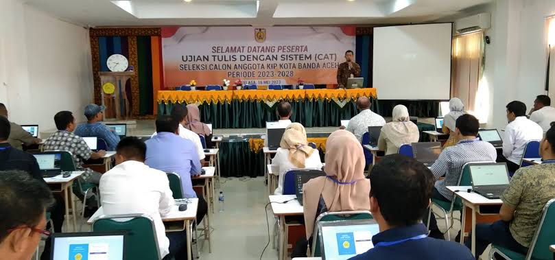 Pelaksanaan tes CAT calon Anggota KIP Banda Aceh periode 2023-2028 di Kampus Unmuha Batoh, Banda Aceh pada Selasa (16/5) mengalami kendala akibat gangguan server