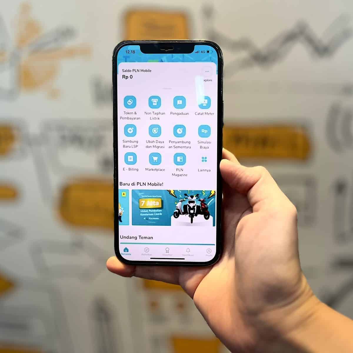 PLN memberi kemudahan bagi pelanggan pascabayar untuk mengecek perkiraan tagihan pemakaian listrik setiap bulan melalui fitur Catat Meter secara mandiri di aplikasi PLN Mobile
