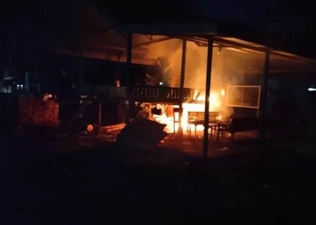 Balai pengajian serta tempat shalat milik Pimpinan Cabang Muhammadiyah (PCM) di Desa Sangso kecamatan Samalanga Kabupaten Bireuen terbakar pada Selasa (30/5) menjelang subuh pukul 04.30 Wib