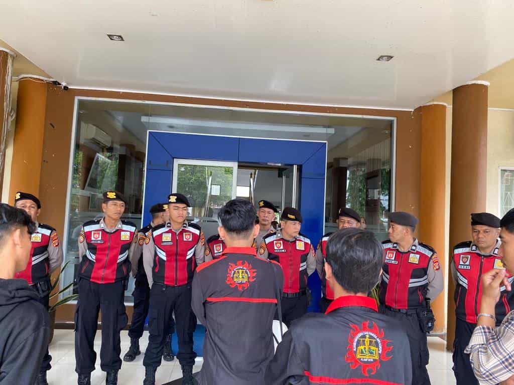 Kalangan mahasiswa mempertanyakan keseriusan Polda Aceh dalam melakukan pengusutan berbagai indikasi korupsi yang terjadi di Pemko Banda Aceh