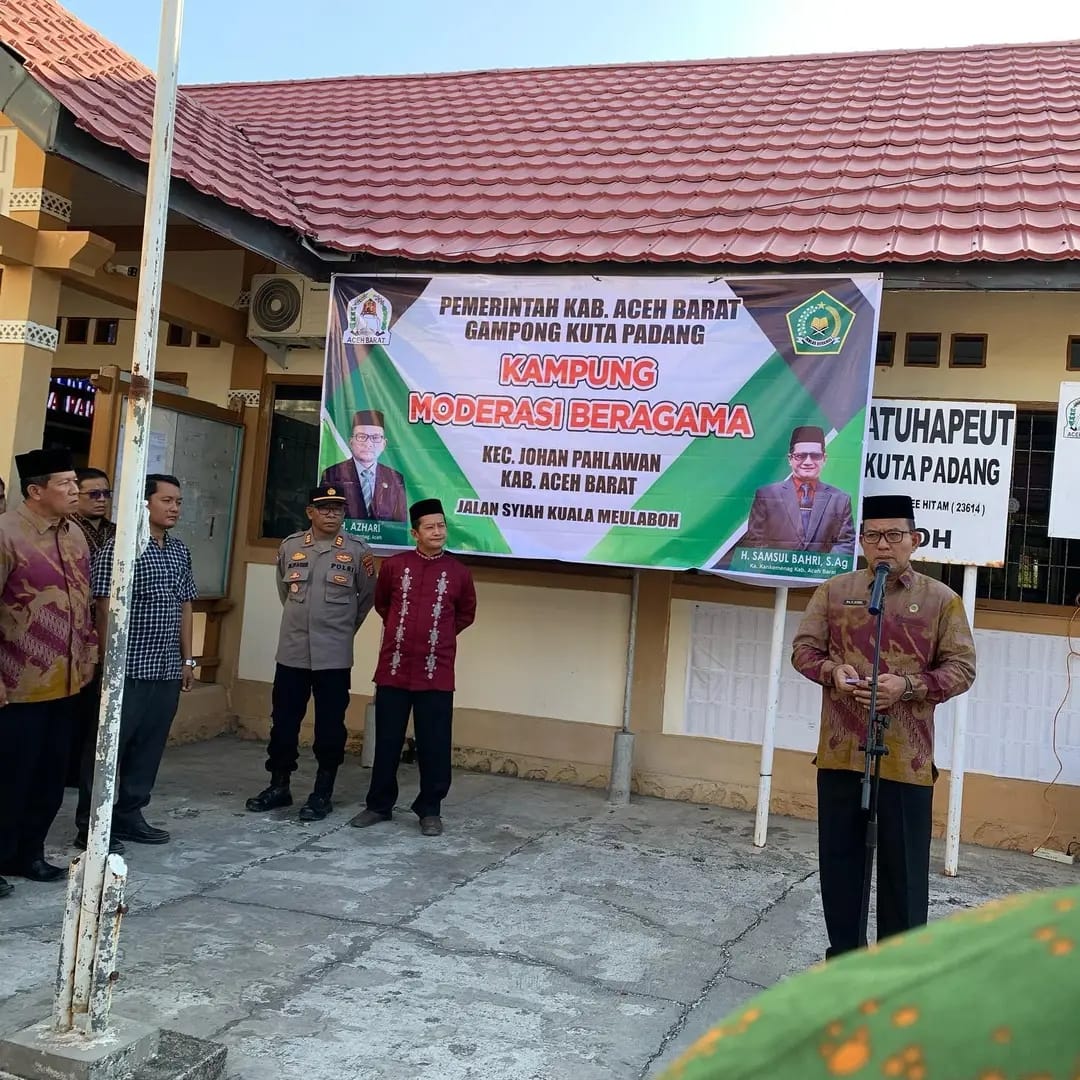 Kakanwil Kemenag Aceh Azhari meluncurkan dua gampong moderasi di Kabupaten Aceh Barat, Rabu (21/6)