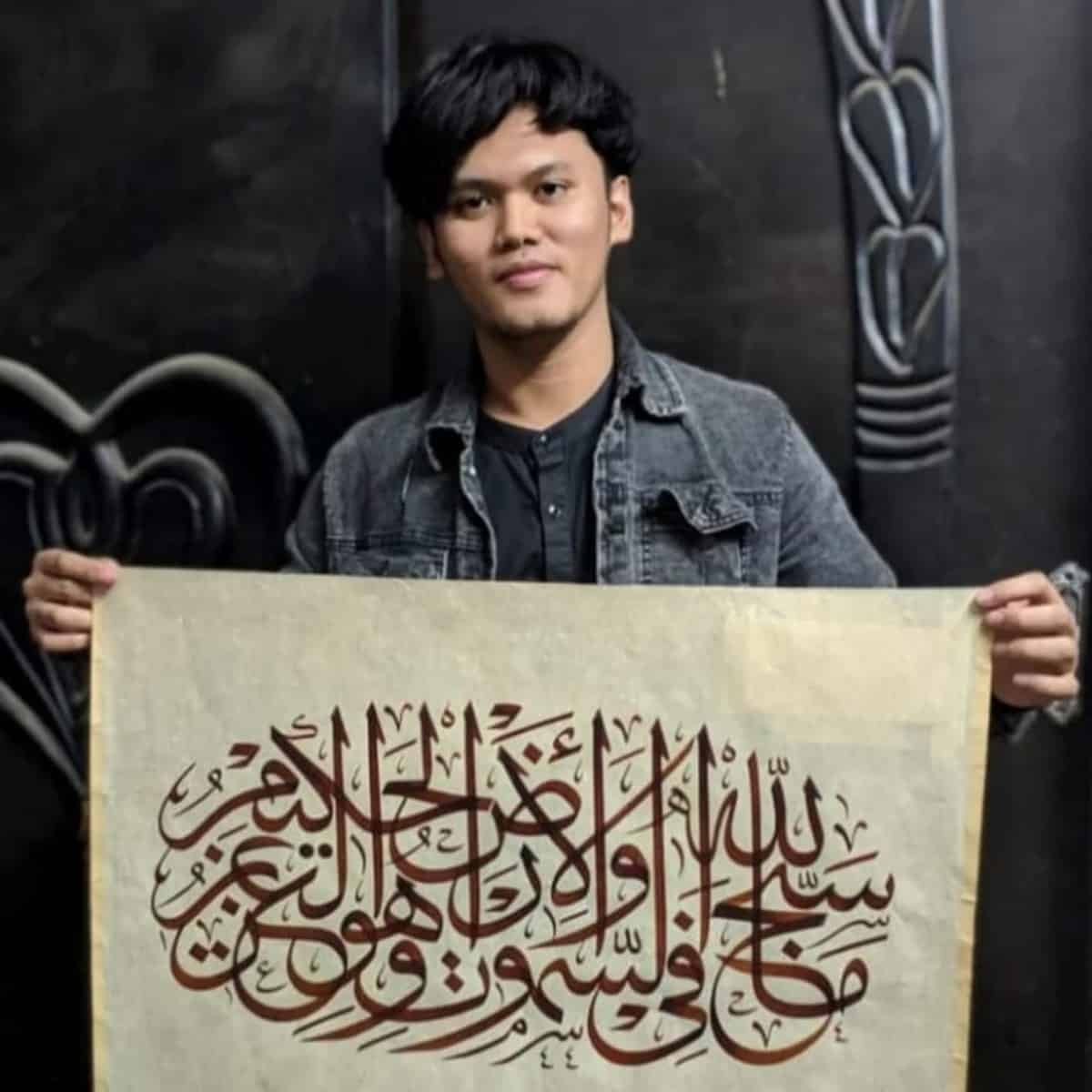 Putra Aceh asal Nagan Raya Fadil Aj Pujiarsa juara 1 kompetisi kaligrafi internasional di Irak