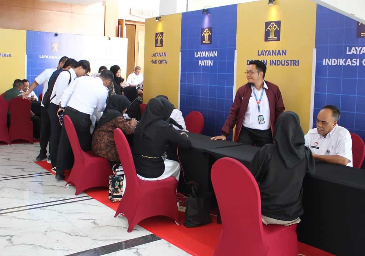 Kanwil Kemenkumham Aceh, Rabu (7/6) menggelar Mobile Intellectual Property Clinic atau Klinik Kekayaan Intelektual bergerak yang digelar selama tiga hari di Hotel Hermes Palace Banda Aceh