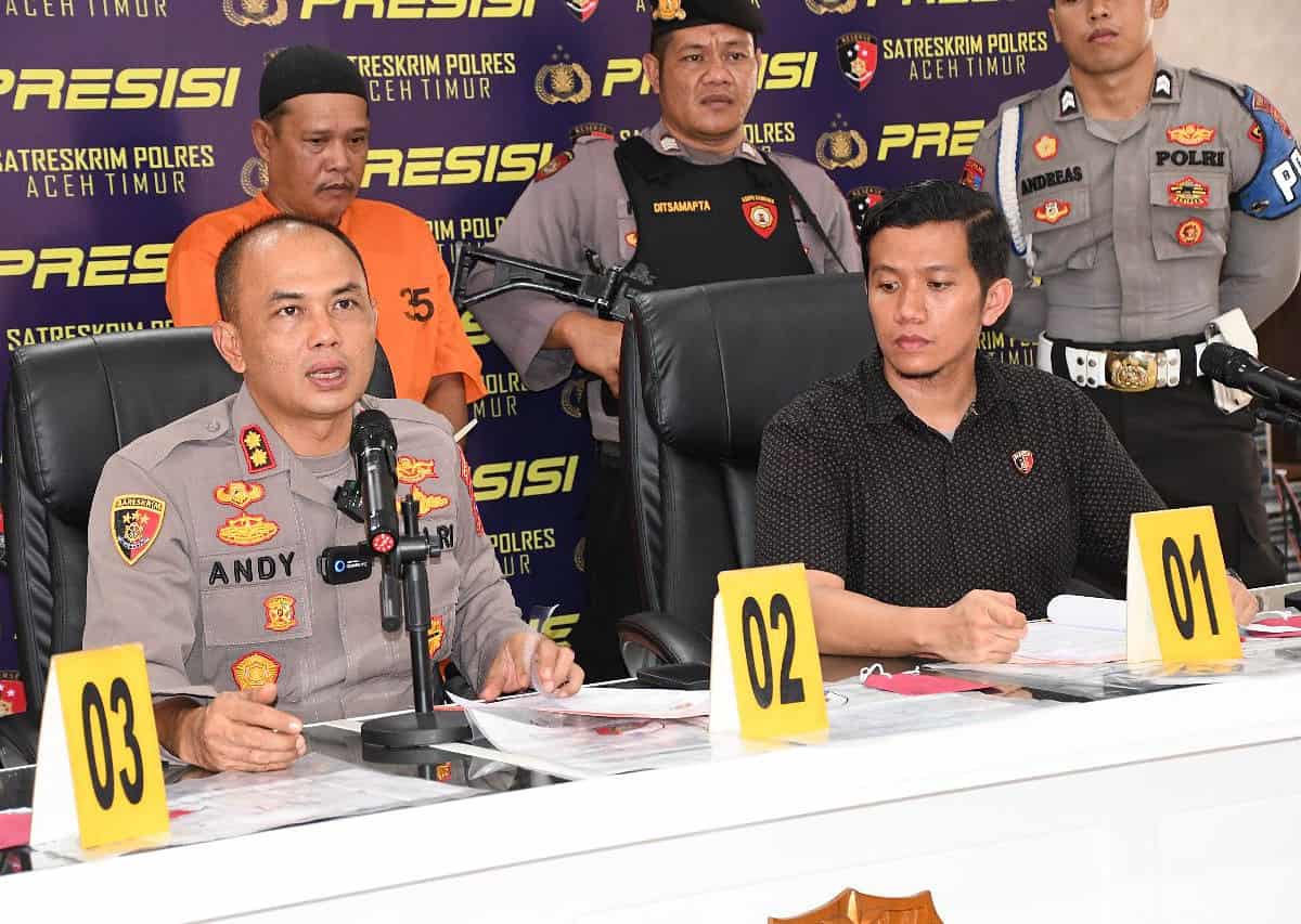 Kapolres Aceh Timur AKBP Andy Rahmansyah menggelar konferensi pers di aula Bhara Daksa Polres Aceh Timur, Jum’at sore (9/6) terkait penangkapan warga pelaku penipuan modus bisa lulus PPS