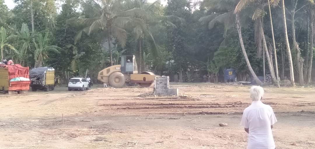 Sisa bangunan Rumoh Geudong dihancurkan di Desa Bilie Aron Kecamatan Geulumpang Tiga Kabupaten Pidie
