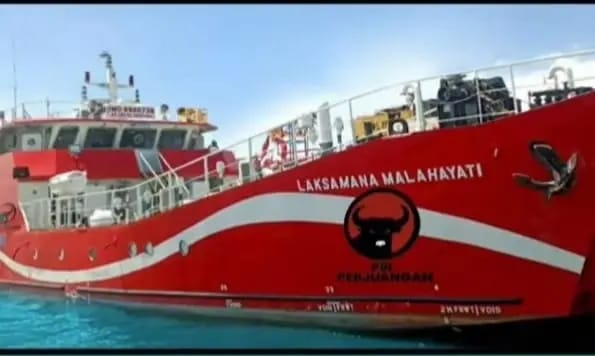 Kapal Rumah Sakit Terapung KM Laksamana Malahayati tiba di Aceh dan bersandar di Pelabuhan Ulee Lheue, Ahad dini hari (2/7/2023)