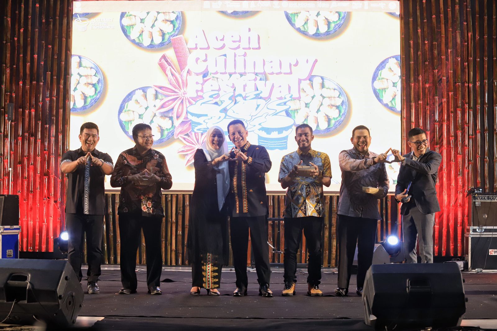 Pj Gubernur Aceh Achmad Marzuki saat membuka Ace Culinary Festival 2023 di Taman Sulthanah Safiatuddin Banda Aceh, Jum'at malam (14/7/2023)
