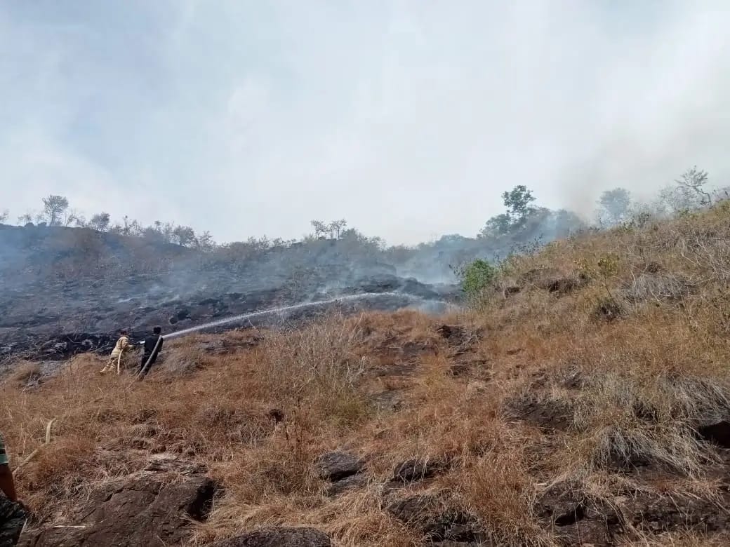 BPBD Aceh Besar meminta masyarakat tidak membakar sampah di saat cuaca panas, karena bisa menjadi pemicu kebakaran lahan