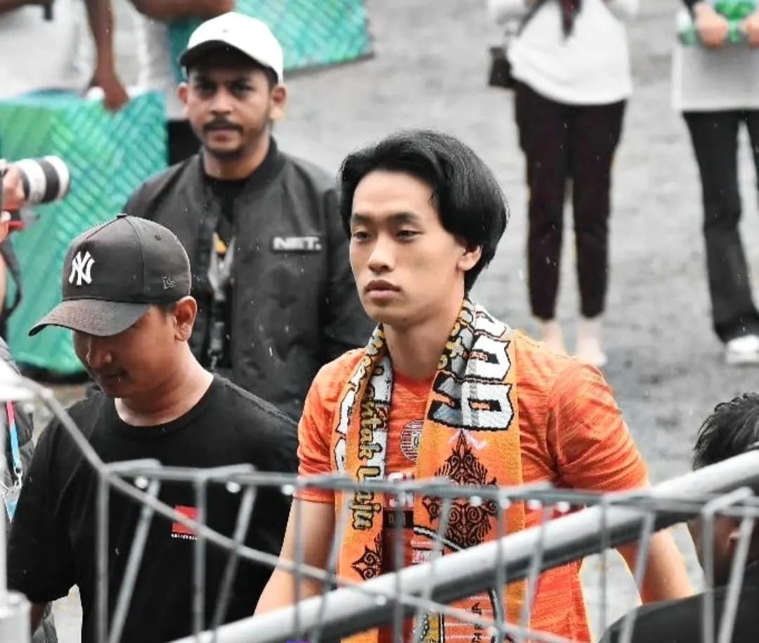 Persiraja Banda Aceh memperkenalkan seorang pemain asing baru Arata Takatori asal Jepang berusia 24 tahun, di Stadion H Dimurthala Lampineung Banda Aceh, Ahad (30/7)