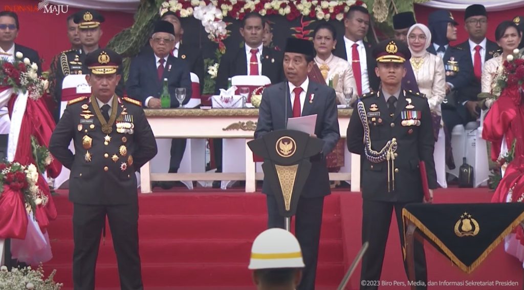 Presiden Jokowi menyampaikan amanat pada HUT ke-77 Bhayangkara, Sabtu (01/07/2023), di GBK Jakarta. (Sumber: Tangkapan Layar)