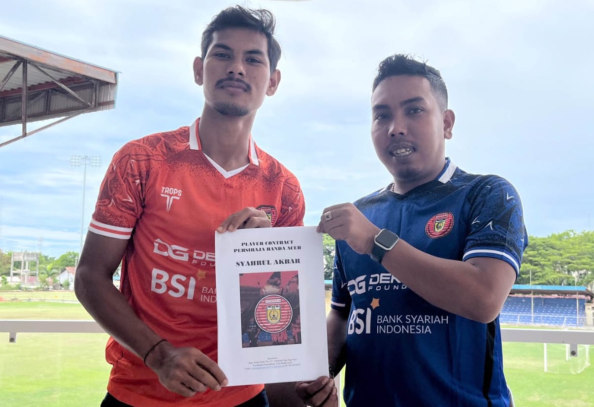Pemain sayap atau Winger asal Bireuen Syahrul Akbar (kiri) menjadi rekrutan pertama Persiraja menghadapi Liga 2 Indonesia musim 2023/2024