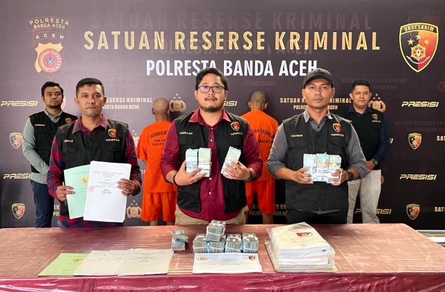 Satreskrim Polresta Banda Ace menyita barang bukti tambahan berupa uang Rp 295.835.255 terkait pengadaan lahan Zikir Nurul Arafah Islamic Center Ulee Lheue