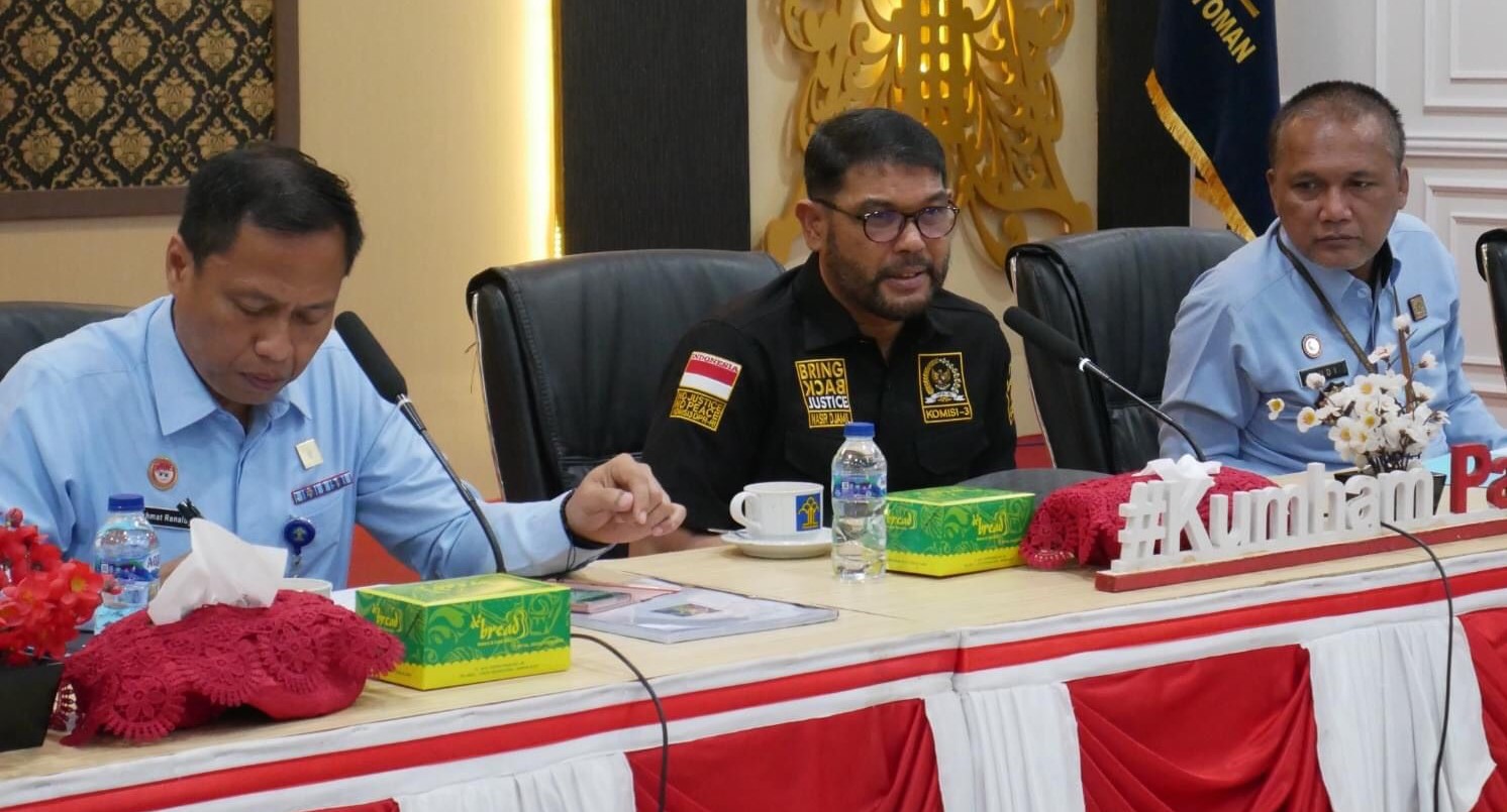 Plh. Kakanwil Kemenkumham Aceh Rakhmat Renaldy saat menerima kunjungan reses Anggota Komisi III DPR RI asal Aceh M Nasir Djamil, Senin (24/7)