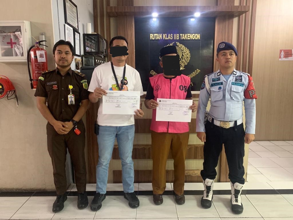 Kadis Pendidikan dan Kebudayaan Aceh Tengah, Us ditetapkan tersangka korupsi pengadaan Alat Permainan Edukasi (APE), dan langsung ditahan oleh penyidik Kejari Aceh Tengah, Senin (24/7)