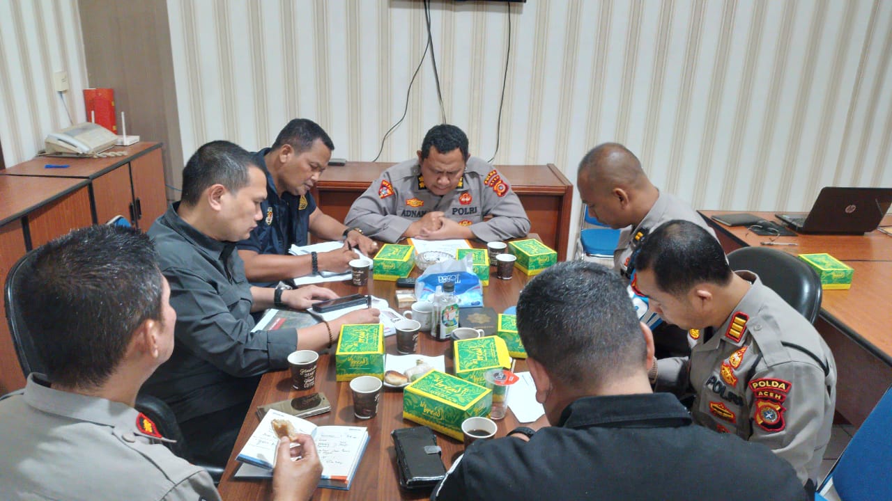 Polda Aceh menggelar rapat koordinasi persiapan pelaksanaan Operasi Karhutla Seulawah 2023 di Ruang Bagbinops Biro Ops Polda Aceh, Selasa (25/7)