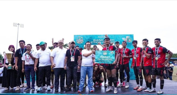Tim Al Farlaky FC asal Aceh Timur, menjadi juara turnamen Bank Aceh Action Cup 2023 setelah di partai final mengalahkan Persiraja Selection dengan skor 1-0 di Stadion H. Dimurthala Lampineung, Banda Aceh, Ahad sore (30/7)