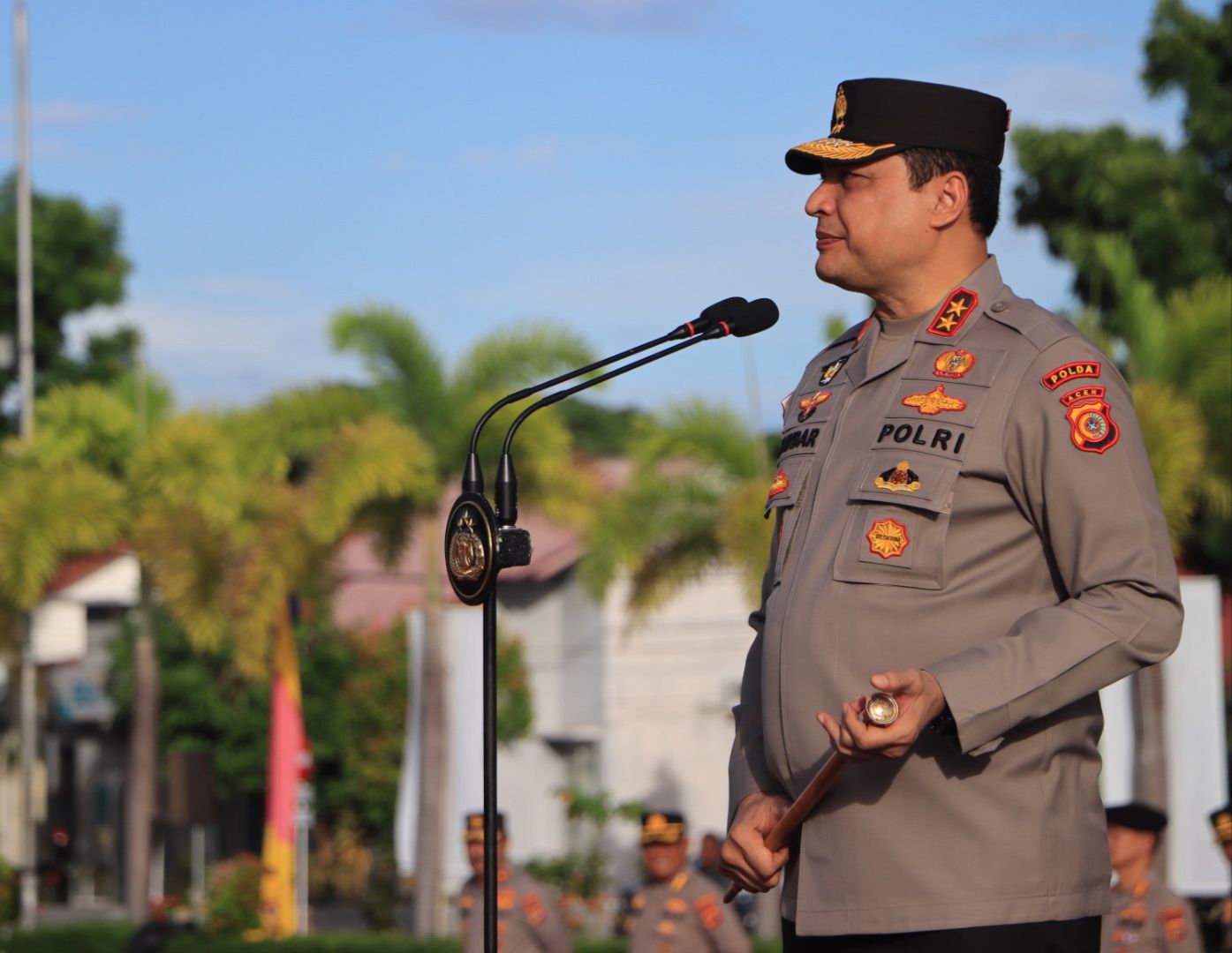 Kapolda Aceh Irjen Pol Ahmad Haydar memimpin apel pagi di lapangan apel Mapolda Aceh, Senin (31/7)