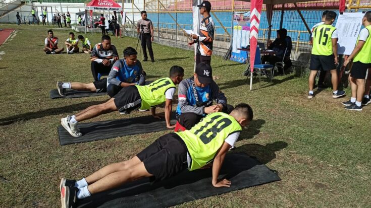 Biro SDM Polda Aceh melakukan tes kesamaptaan jasmani calon Praja IPDN tahun 2023 di Stadion Harapan Bangsa Lhong Raya, Banda Aceh, Senin, 31 Juli 2023