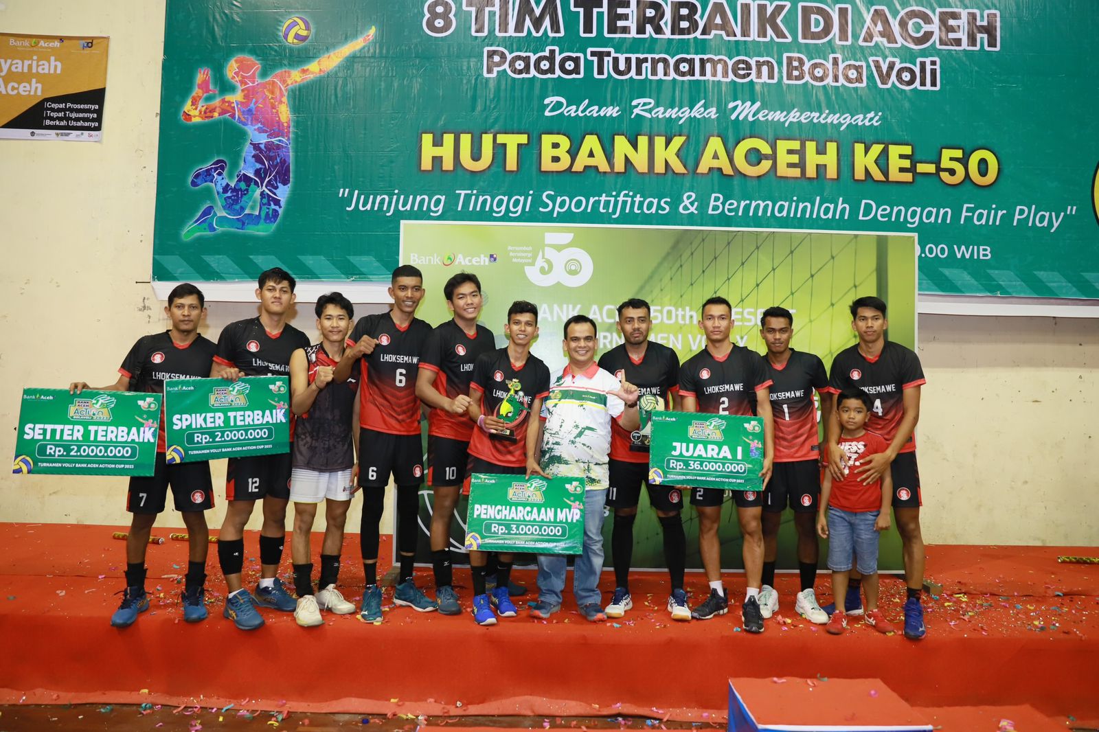 Tim Livoli Divisi I Singapore VC asal Lhokseumawe juara turnamen bola voli Bank Aceh Action Cup 2023 dan mendapat hadiah Rp 36 juta, Selasa malam (1/8)