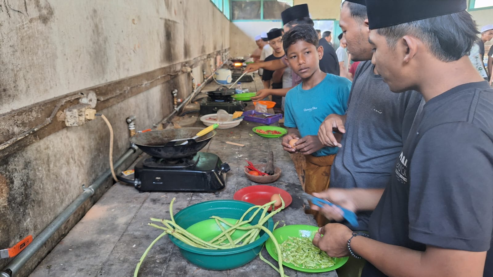 Pasha Jaya Group membantu instalasi LPG lengkap standar hotel dan restoran untuk santri di Dayah Darul Ulum Al Fata Desa Kayee Kunyet Kecamatan Blang Bintang, Aceh Besar