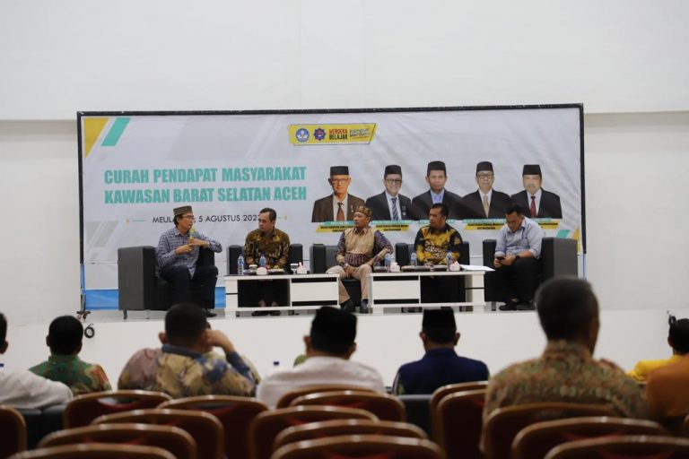 Kegiatan Curah Pendapat Masyarakat Kawasan Barat Selatan Aceh di Auditorium Gedung Kuliah Terintegrasi U2C UTU Meulaboh, Aceh Barat, Sabtu (5/8)