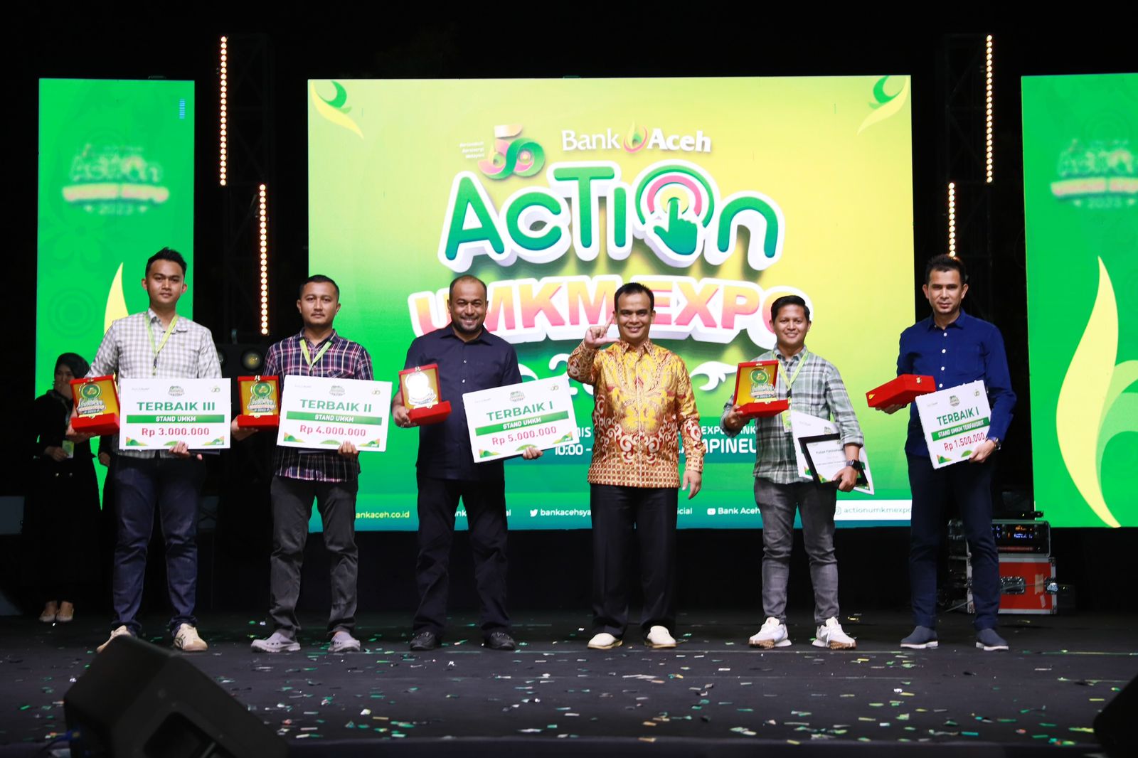 Bank Aceh Action Expo UMKM yang berlangsung sejak Kamis (3/8) resmi ditutup Ahad malam (6/8) oleh Dirut Bank Aceh Syariah Muhammad Syah. KPO Bank Aceh meraih juara I stand terbaik