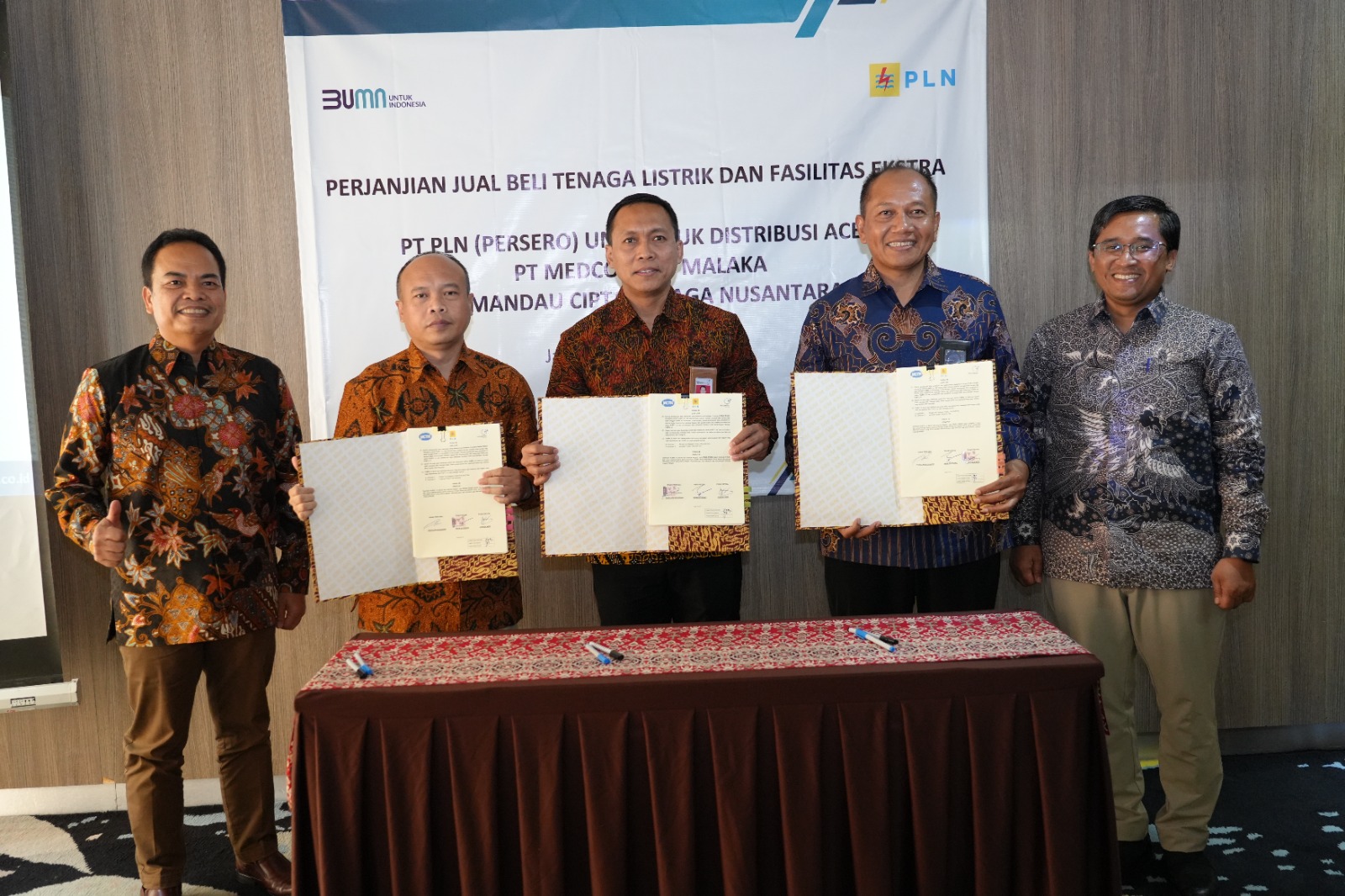 PT Medco Energi Internasional Tbk melalui anak perusahaan PT Medco E&P Malaka (Medco E&P) dan PT PLN melakukan perjanjian jual beli tenaga listrik (PJBTL) dengan PT PLN UID Aceh