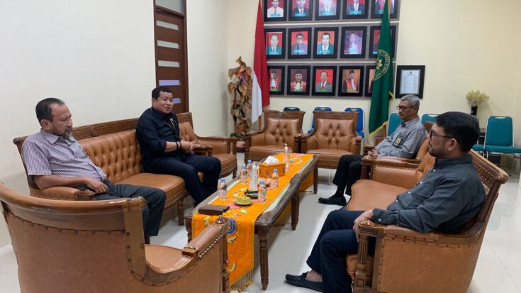 Anggota Komisi III DPR RI M Nasir Djamil mengunjungi Pengadilan Tinggi Banda Aceh (PT BNA), Rabu 9 Agustus 2023
