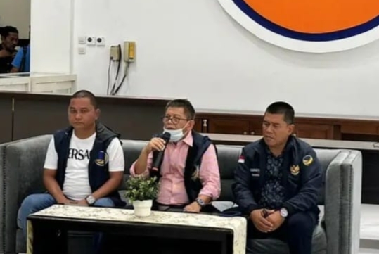 Ketua DPW Partai NasDem Aceh Teuku Taufiqulhadi didampingi Sekretaris DPW Muslim Ayub dan Ketua Korwil Sumatera 1 (Aceh-Sumut) Bakhtiar Sibarani, dalam konferensi pers, Sabtu (5/8) menyampaikan bahwa Ketua Umum Surya Paloh ke Aceh dalam rangka pembekalan bakal caleg NasDem Aceh